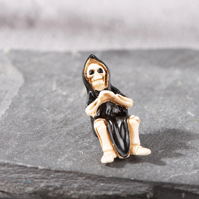 3D Horror Halloween Decoration Miniature Raven Tombstone Ghost Skeleton Skull Micro Resin Figurine Ornaments Hallowma Prop